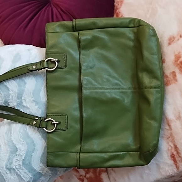 Coach 💚 Leather Grass Green Bag - Picture 6 of 16